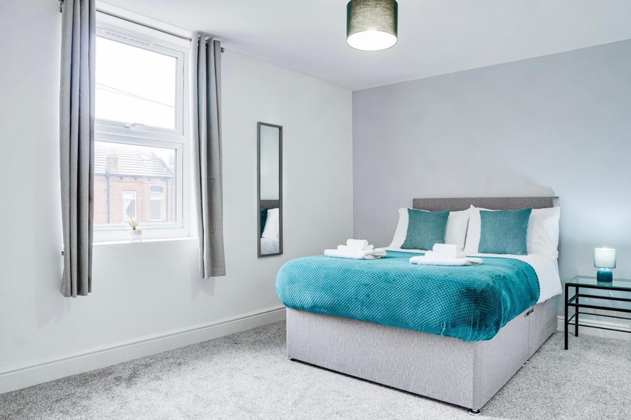 Spacious 4 Bedroom House Near Leeds Cc Beeston Hill Exterior photo